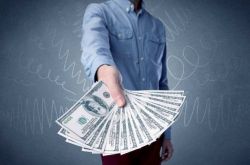 科技大佬工资起底:杨元庆年薪超一亿元 马